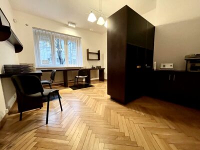 Na sprzedaż 70,28 m² na Wildzie – 3 pokoje, możliwość 4 lub podziału na 2 mieszkania